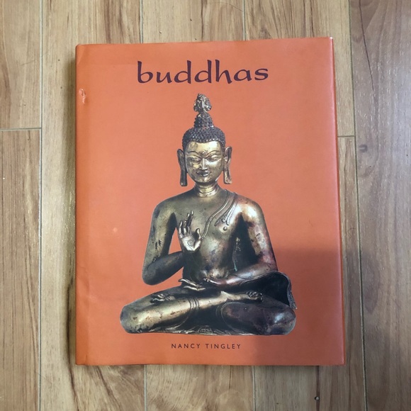 🌼(3/$10) Book: “Buddhas”
